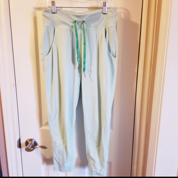 lululemon athletica Pants - Lululemon free fall crop